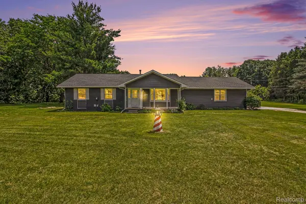 2176 Kingston Drive, Pinckney, MI 48169