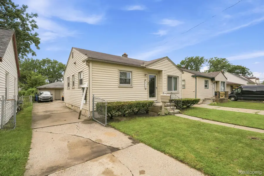 5735 N Silvery Lane, Dearborn Heights, MI 48127 - #3