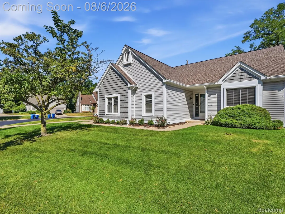 6904 Tangle Wood, Waterford, MI 48327 - #1