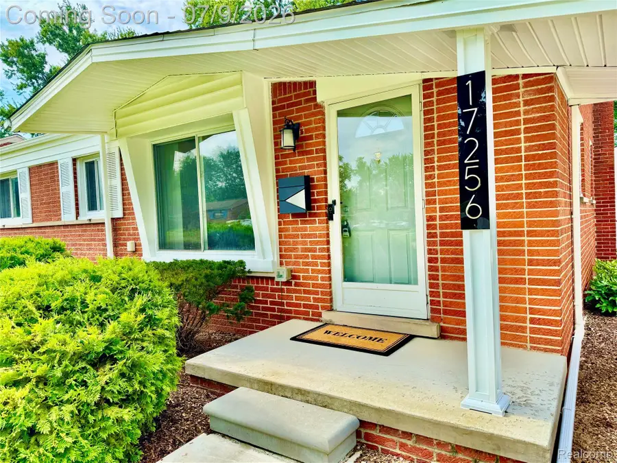 17256 Roseland Boulevard, Southfield, MI 48076 - #3