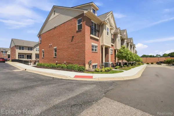 25495 Grandview Lane #25, Novi, MI 48375