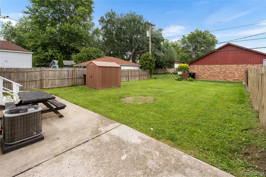 29510 John J Street, Roseville, MI 48066 - #2
