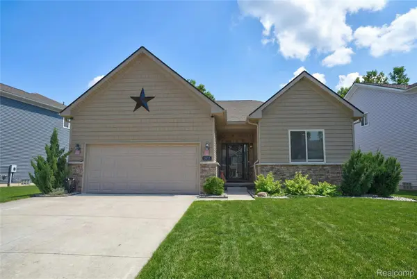 322 Hidden River E, Holly, MI 48442