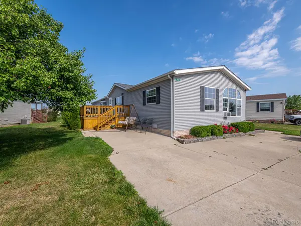 940 Tanner Landing, Monroe, MI 48161