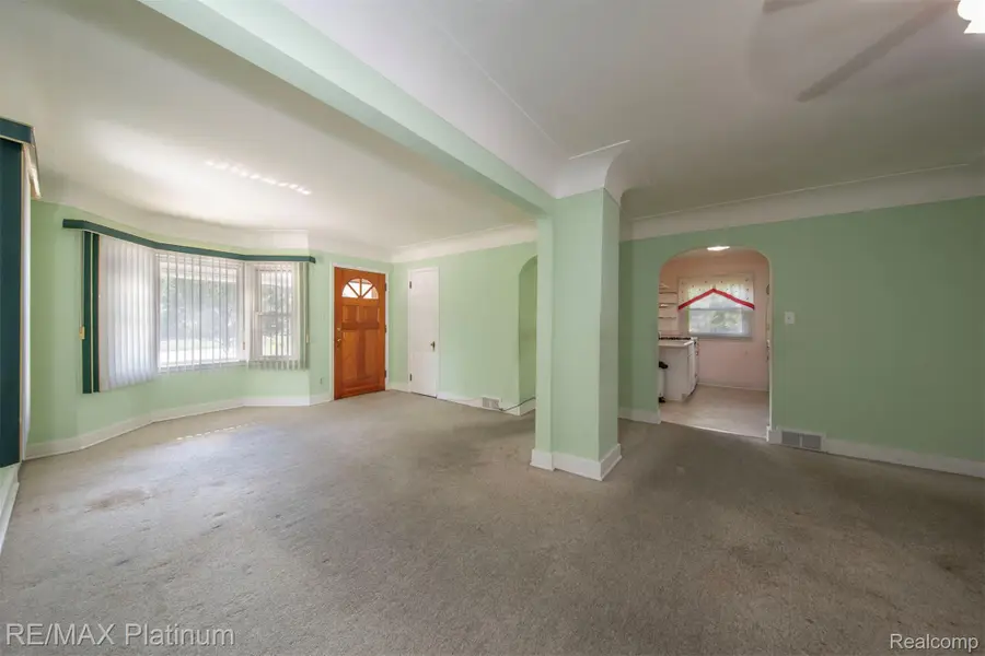18696 Inkster Road E, Redford, MI 48240 - #3