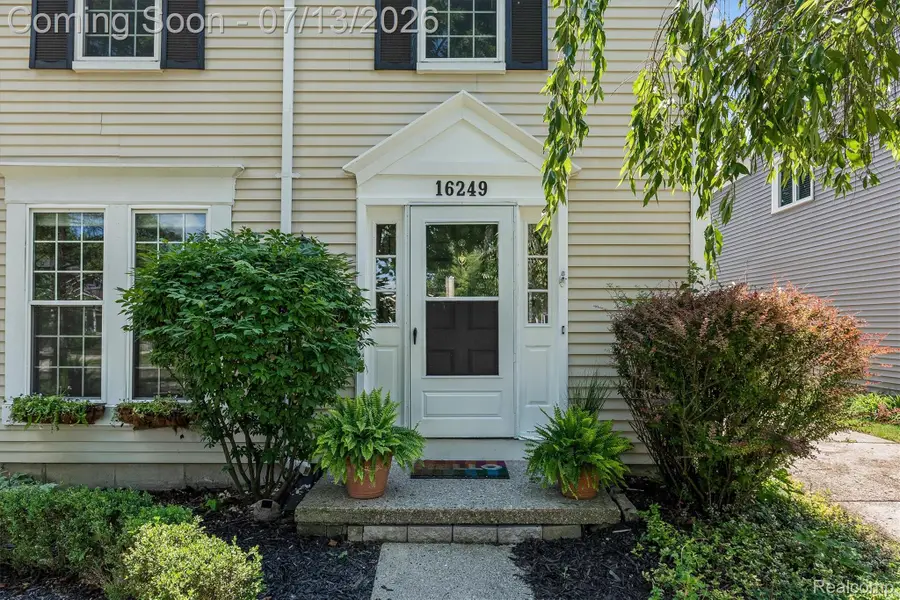 16249 Birwood Avenue, Beverly Hills, MI 48025 - #2