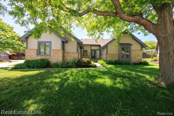 986 River Bend Drive, RochesterHills, MI 48307