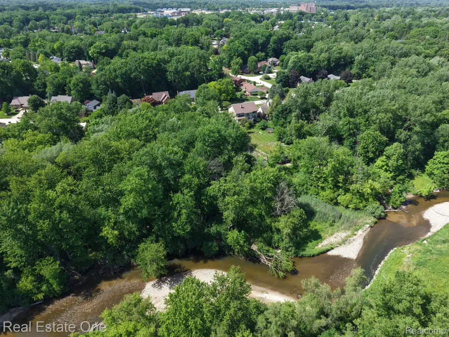 986 River Bend Drive, Rochester Hills, MI 48307 - #3