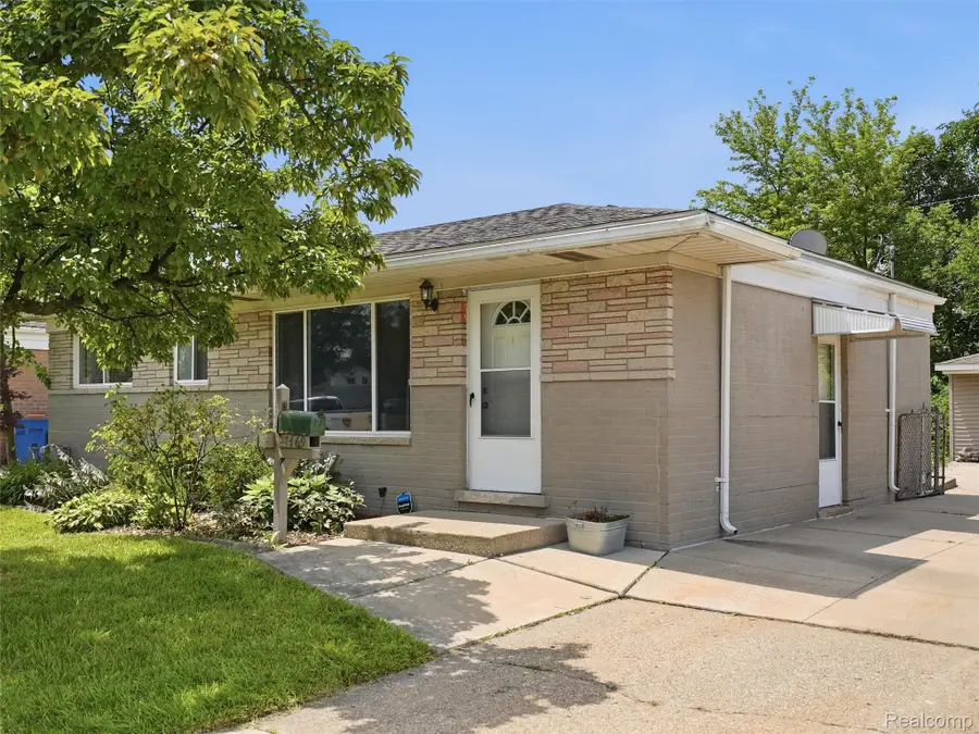 27469 Cosgrove Drive, Warren, MI 48092 - #3