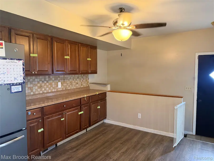 7094 Jenerous Drive, Center Line, MI 48015 - #3