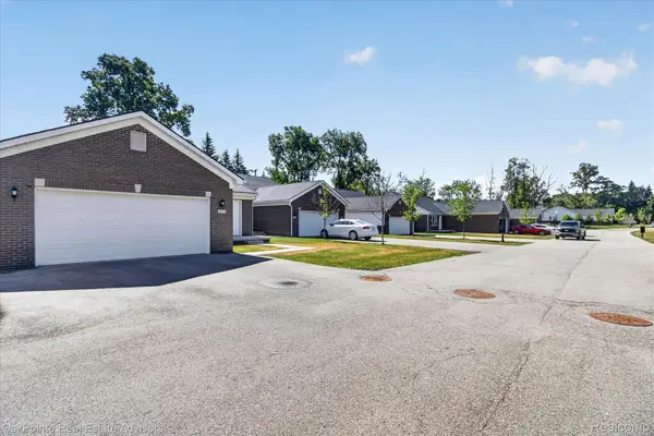 26640 Orchard Lake Road, Farmington, MI 48334