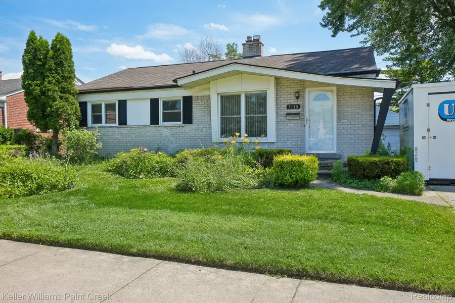 5110 Lyons Circle S, Warren, MI 48092 - #2