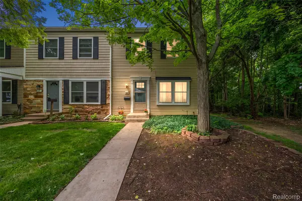 930 Little Hill Court, RochesterHills, MI 48307
