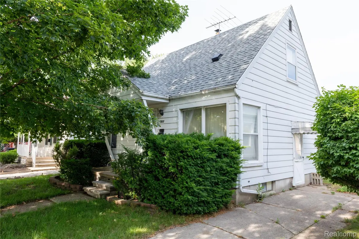 1577 7th Street, Wyandotte, MI 48192 - #1