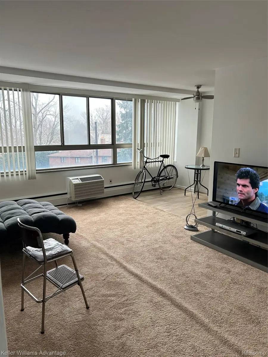 8900 E Jefferson Avenue #323, Detroit, MI 48214 - #2