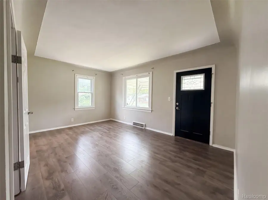 6455 Norborne Avenue, Dearborn Heights, MI 48127 - #3