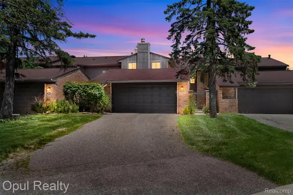 3961 Chablis Street, WestBloomfield, MI 48323