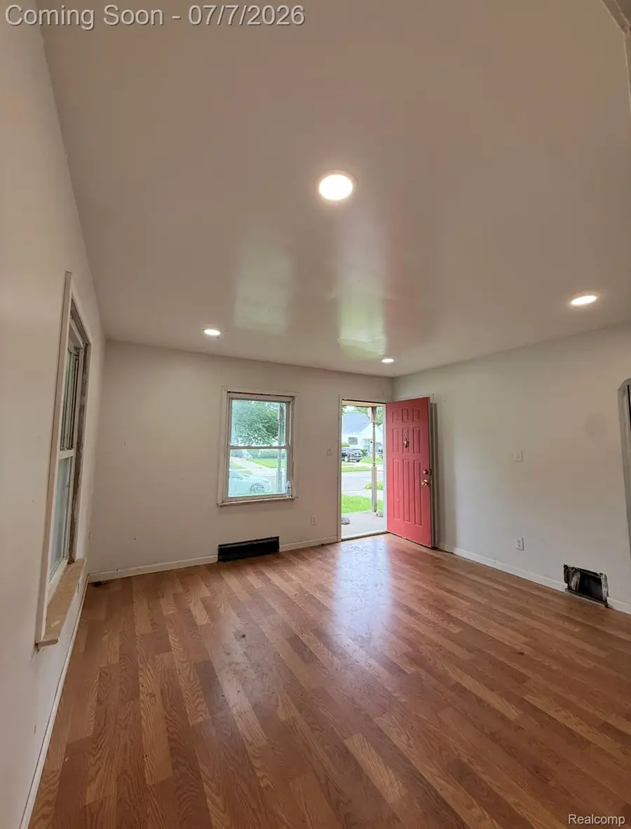 9536 Plainview Avenue, Detroit, MI 48228 - #2
