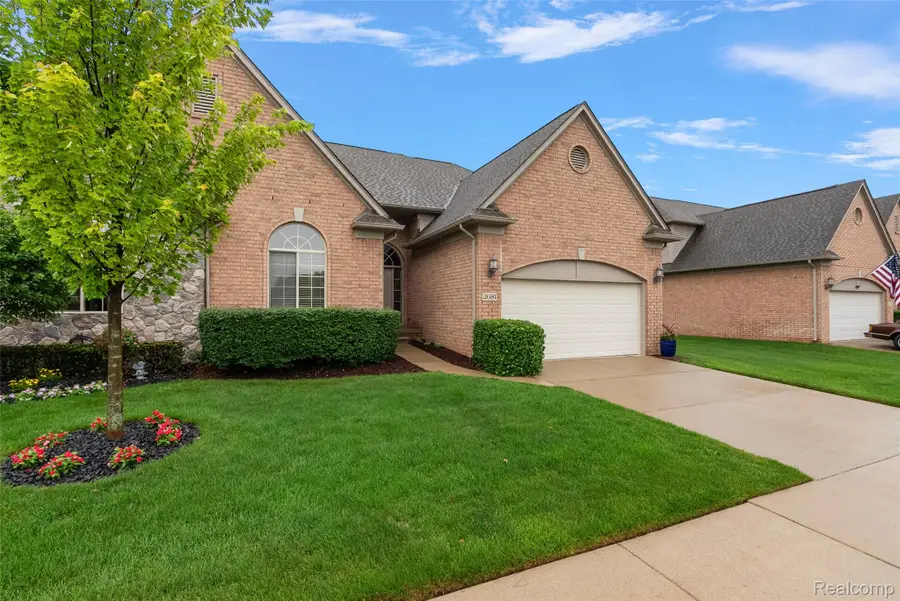 2681 Kentwood Drive #69, Utica, MI 48316 - #3