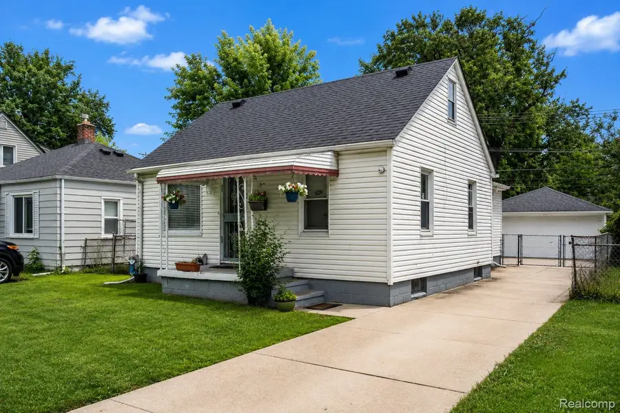 4516 Fleming Street, Dearborn Heights, MI 48125 - #2