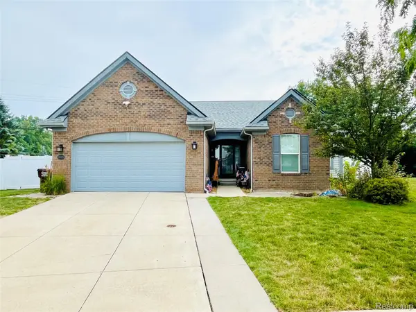 9045 Birch Pointe Drive, Newport, MI 48166