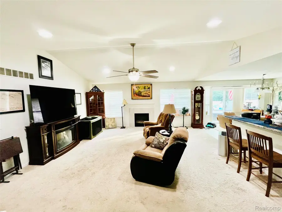9045 Birch Pointe Drive, Newport, MI 48166 - #2