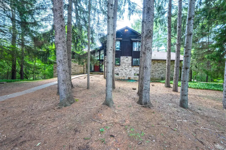 4565 Brookside Road, Fenton, MI 48430 - #3