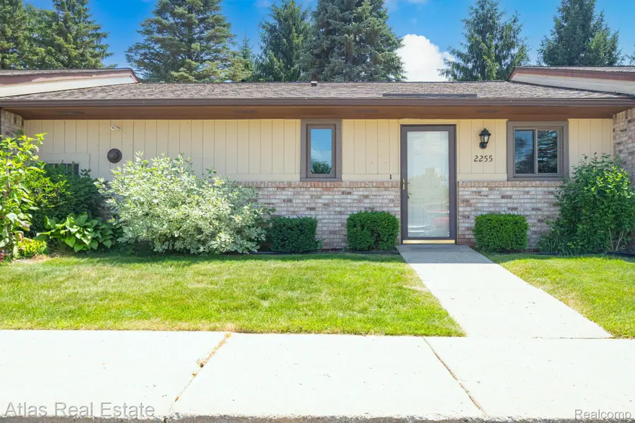 2255 N Milford Road, Highland, MI 48357 - #2