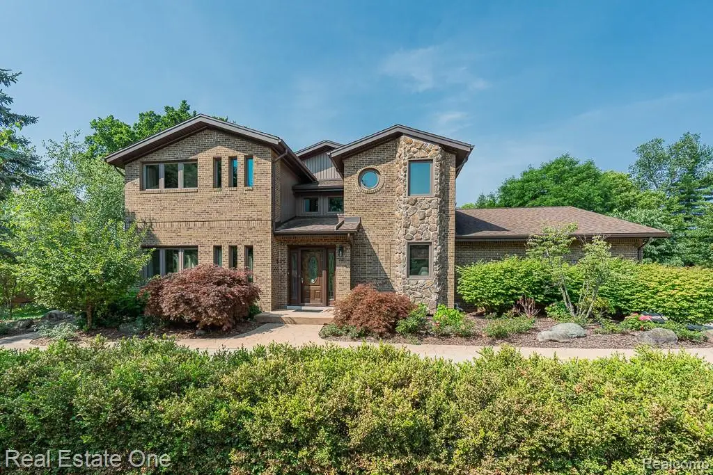 5129 Highmount Drive, Troy, MI 48098 - #1