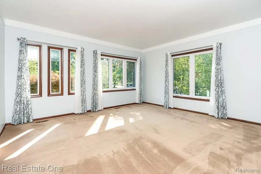 5129 Highmount Drive, Troy, MI 48098 - #3