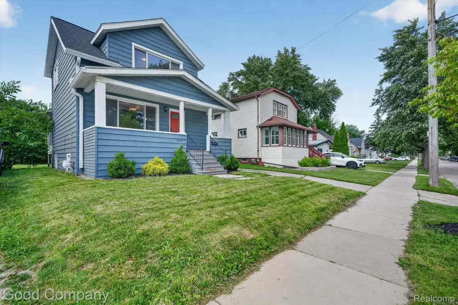 305 E Jarvis Avenue, Hazel Park, MI 48030 - #2
