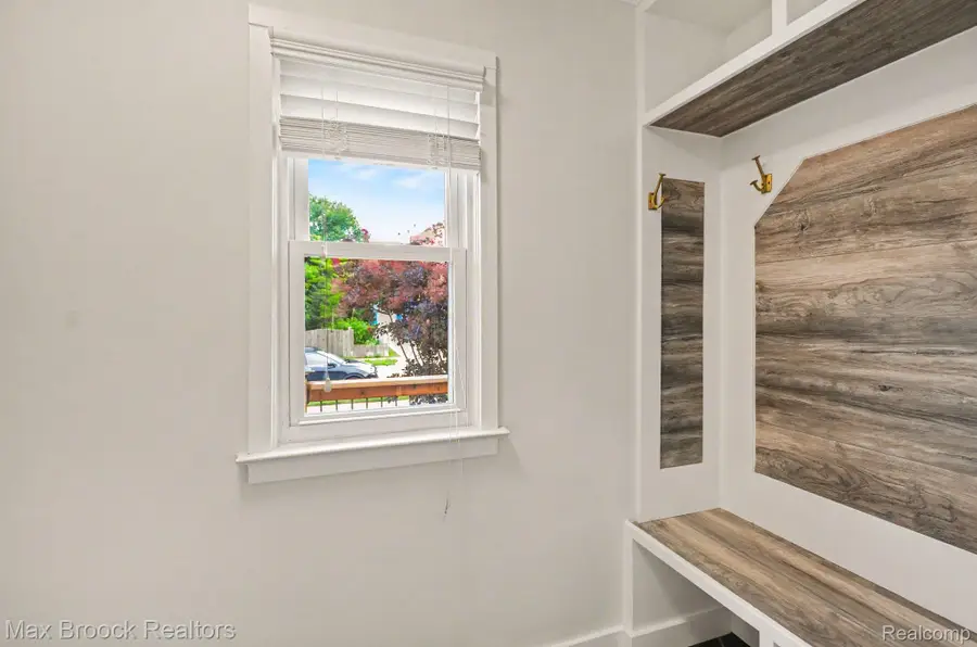 23440 Republic Avenue, Oak Park, MI 48237 - #2