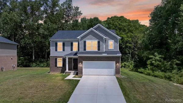 48430 Shagbark Lane, Belleville, MI 48111