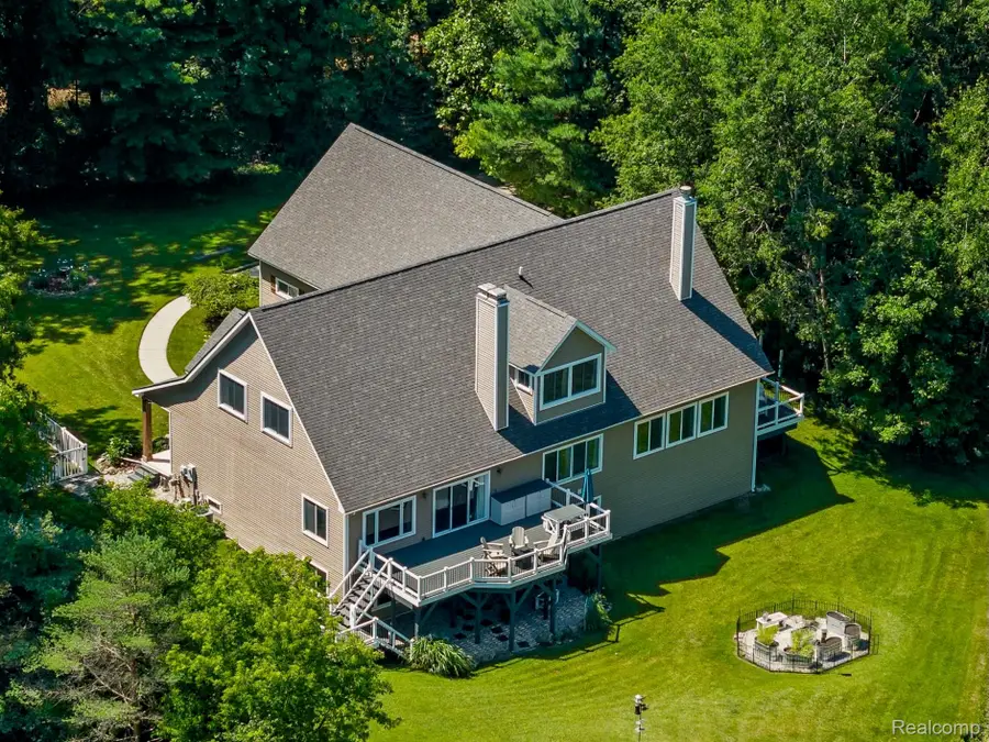 8250 Rattalee Lake Road, Clarkston, MI 48348 - #2