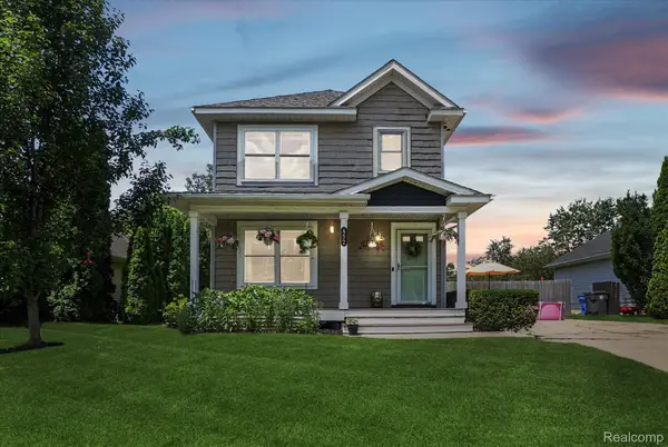 452 Waverly Lane, Howell, MI 48843