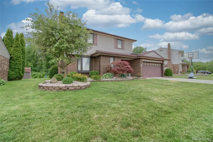 19596 Dawnshire Drive, Brownstown, MI 48193 - #2