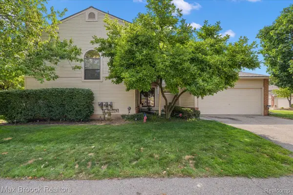 5601 Drake Hollow Drive W, WestBloomfield, MI 48322