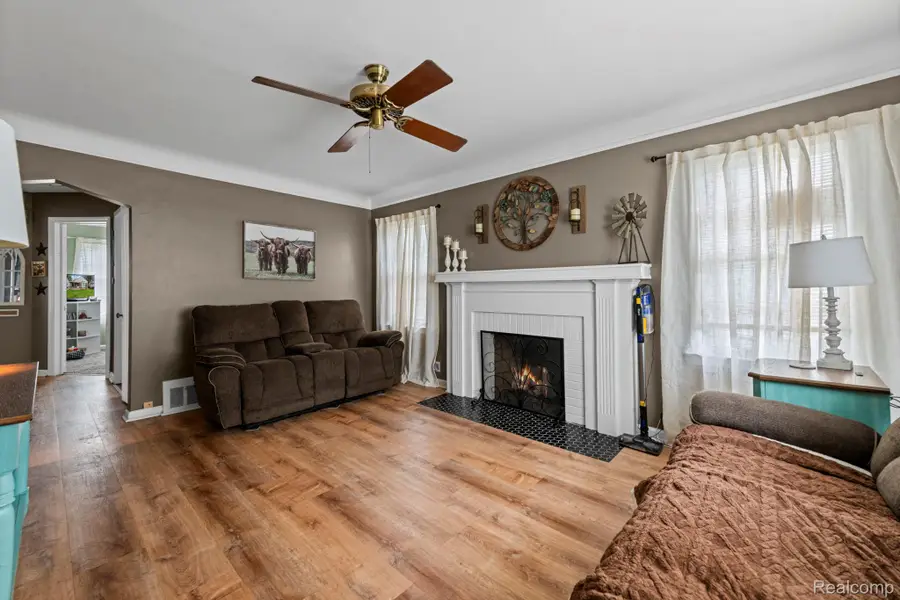 22845 Melrose Avenue, Eastpointe, MI 48021 - #3