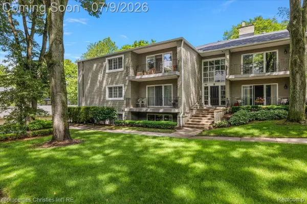 1113 N Old Woodward Avenue #34, Birmingham, MI 48009
