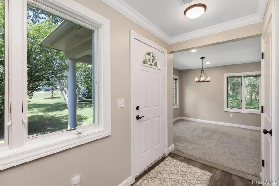 4915 Walnut Lake Road, West Bloomfield, MI 48323 - #2