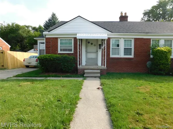 18557 Roscommon Street, HarperWoods, MI 48225