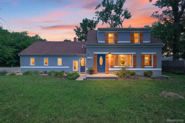 21154 Flanders Street, Farmington, MI 48335
