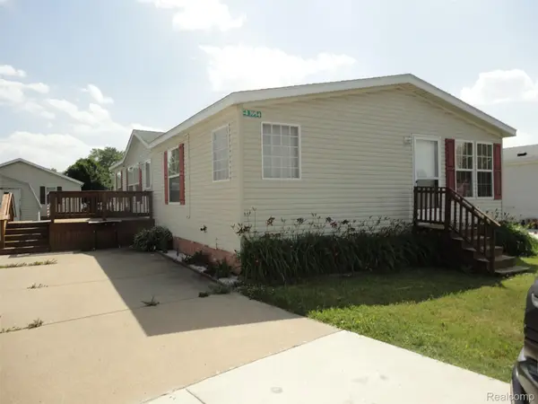 3954 Ryans Ridge, Monroe, MI 48161
