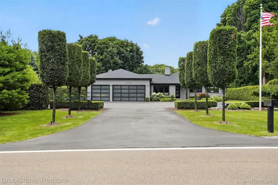 2700 Middlebelt Road, West Bloomfield, MI 48324 - #2