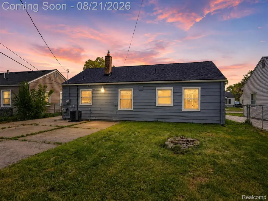26095 Normandy Street, Roseville, MI 48066 - #2