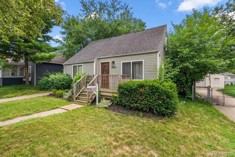 1657 W Troy Street, Ferndale, MI 48220 - #3