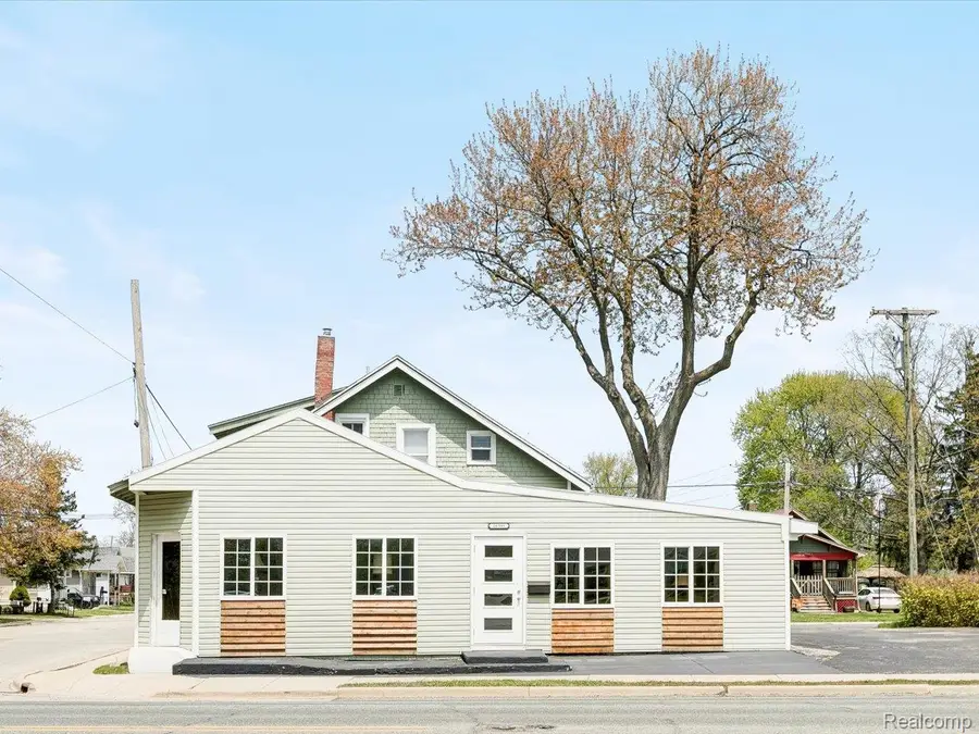 1639 Lapeer Avenue, Port Huron, MI 48060 - #3