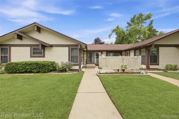 40424 Newport Drive #73, Plymouth, MI 48170