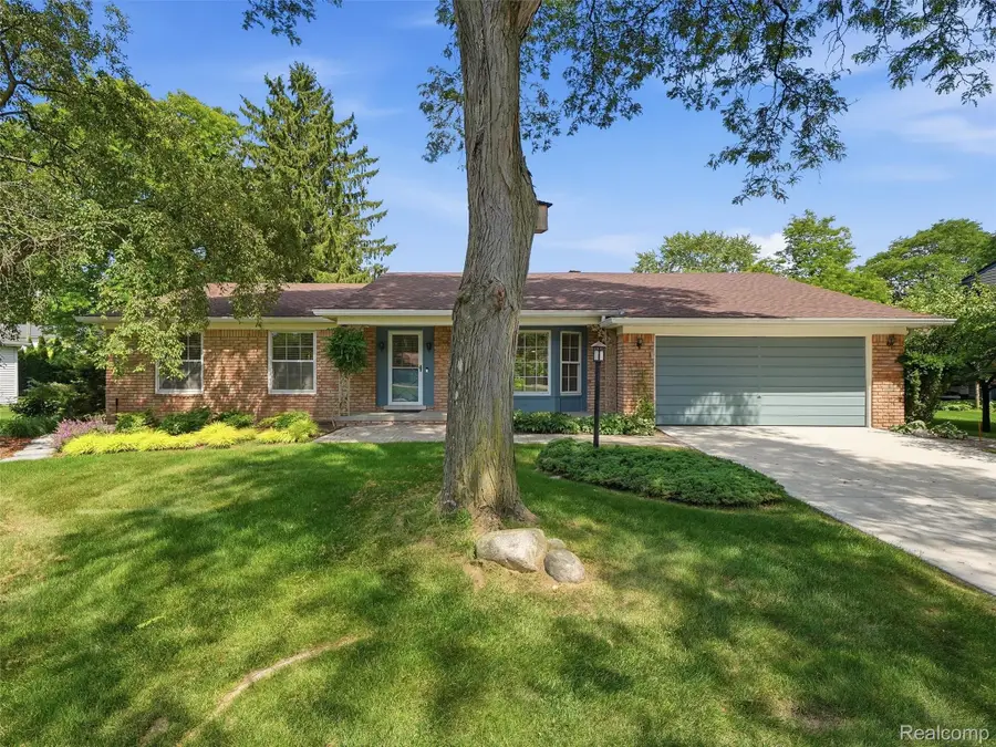 31526 Sunset Drive, Beverly Hills, MI 48025 - #3