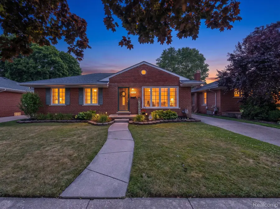 3125 Anna Avenue, Trenton, MI 48183 - #2
